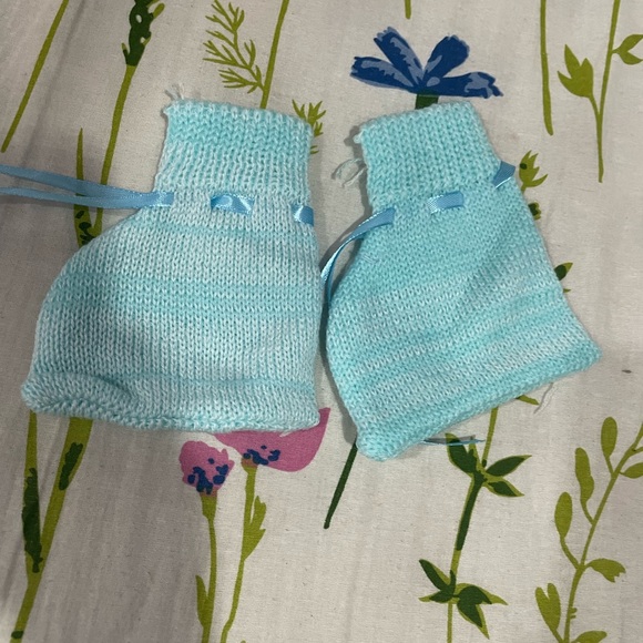 💙copy list💙 sold . New. Baby sweater / booties/ cap set - Picture 4 of 4